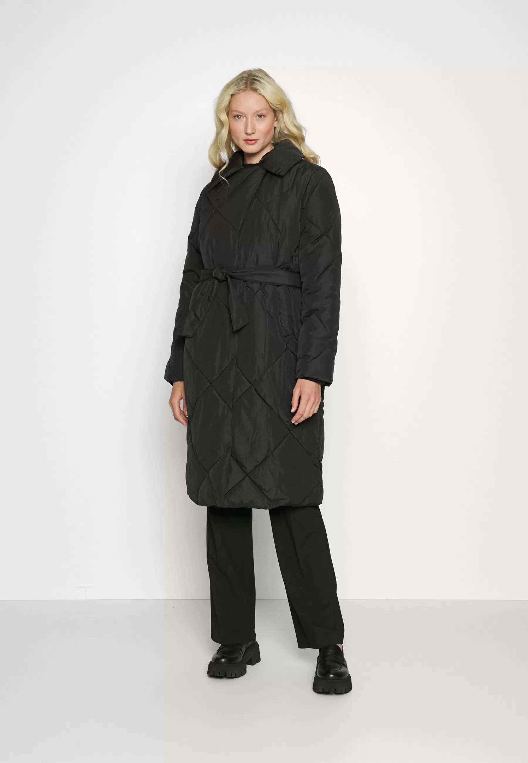 ONLY Tall Onlsussi Quilted Puffer Coat - Mantel>Dames Wollen Jassen